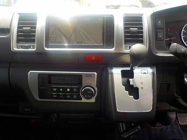 TOYOTA HIACE VAN 2WD 2021 Image 31