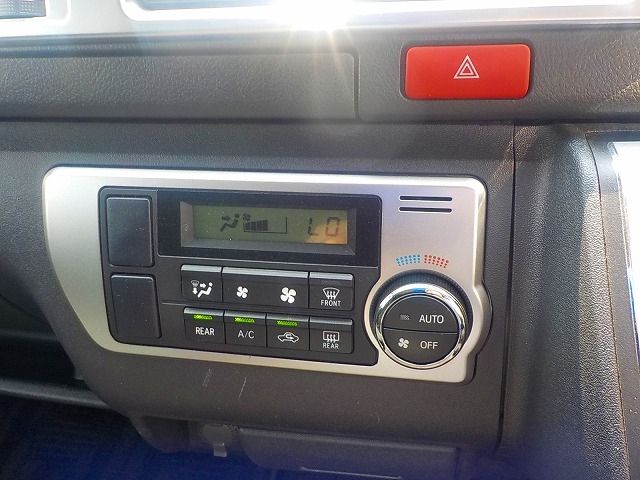 TOYOTA HIACE VAN 2WD 2021 Image 31