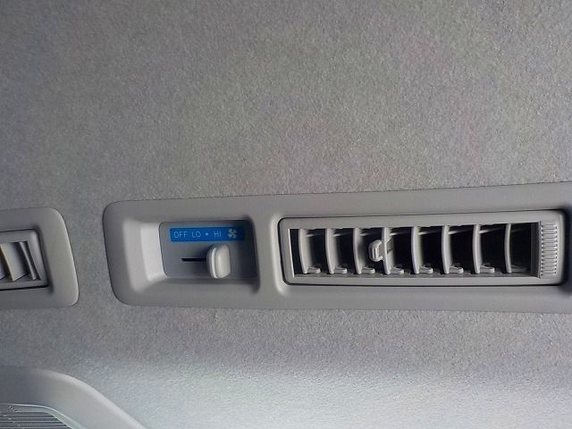 TOYOTA HIACE VAN 2WD 2021 Image 31