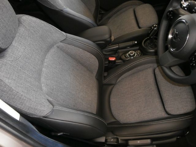 BMW MINI COOPER 5DOOR 2021 Image 31