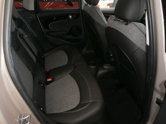 BMW MINI COOPER 5DOOR 2021 Image 31