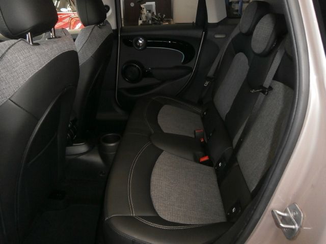 BMW MINI COOPER 5DOOR 2021 Image 31