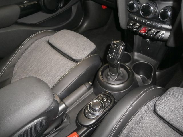 BMW MINI COOPER 5DOOR 2021 Image 31