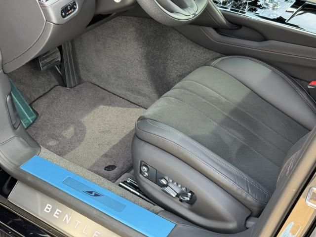 BENTLEY BENTLEY 2023 Image 31