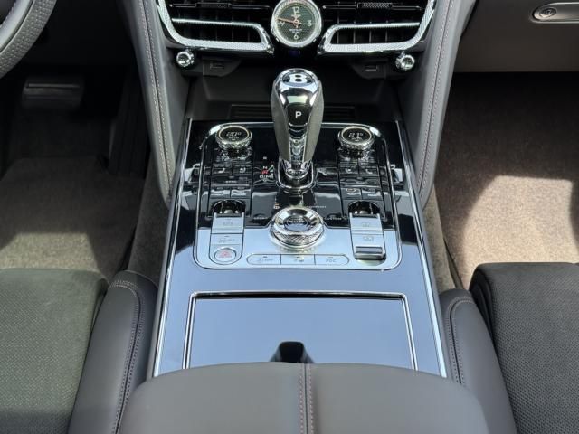 BENTLEY BENTLEY 2023 Image 31