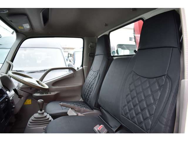 HINO DUTRO 2008 Image 31