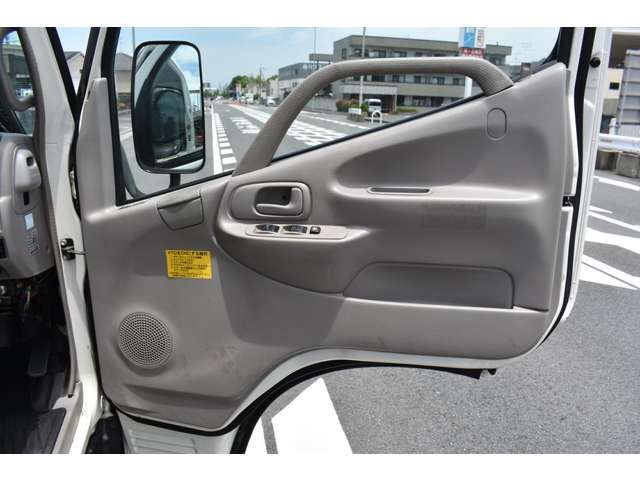 HINO DUTRO 2008 Image 31