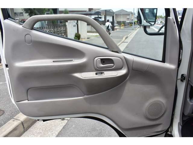 HINO DUTRO 2008 Image 31