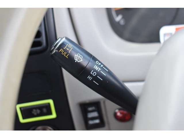 HINO DUTRO 2008 Image 31