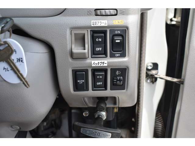 HINO DUTRO 2008 Image 31