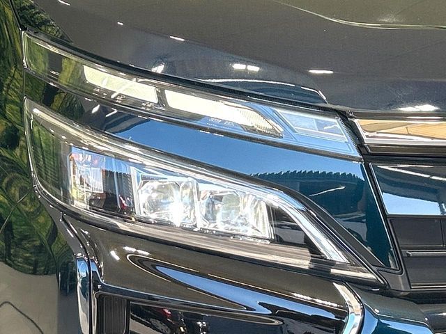 TOYOTA VOXY HYBRID 2017 Image 31