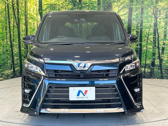 TOYOTA VOXY HYBRID 2017 Image 31