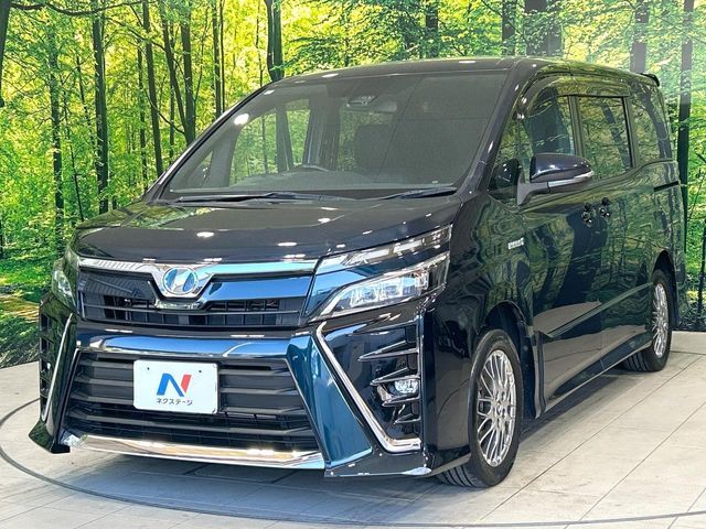 TOYOTA VOXY HYBRID 2017 Image 31