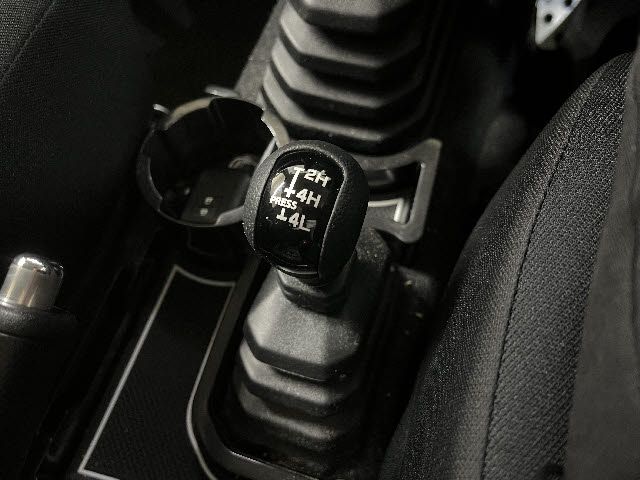 SUZUKI JIMNY 4WD 2023 Image 31