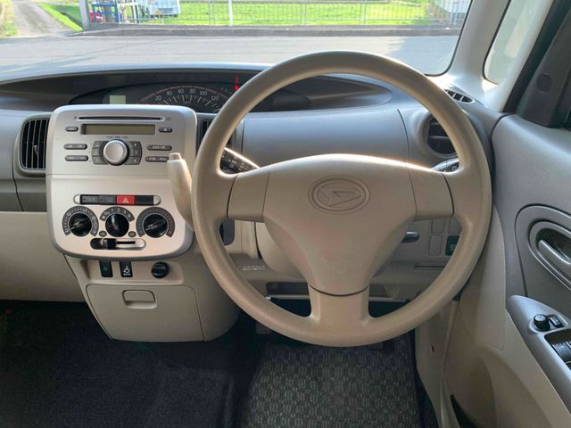 DAIHATSU TANTO 2012 Image 31