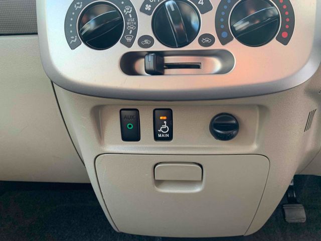 DAIHATSU TANTO 2012 Image 31