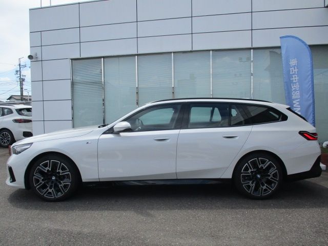 BMW 5SERIES TOURING 2024 Image 31