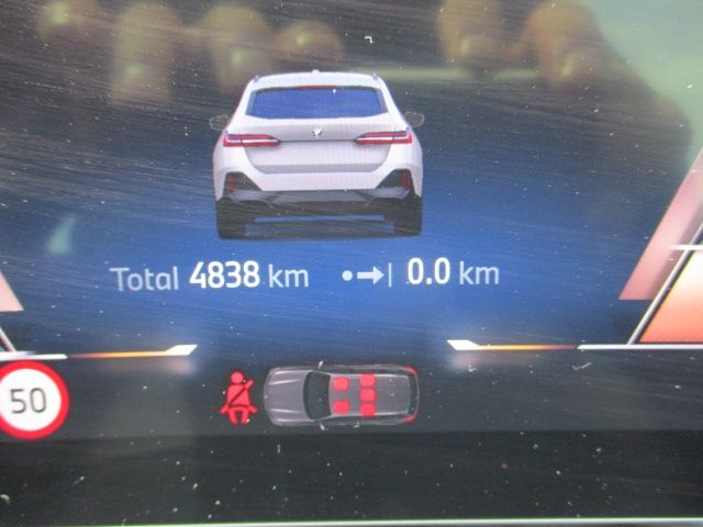 BMW 5SERIES TOURING 2024 Image 31