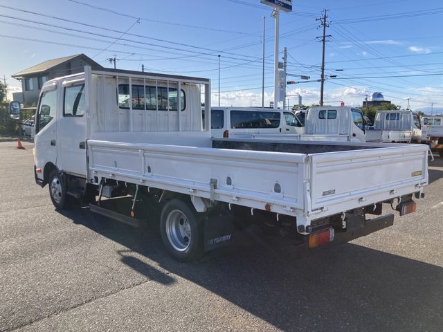 HINO DUTRO 2011 Image 31