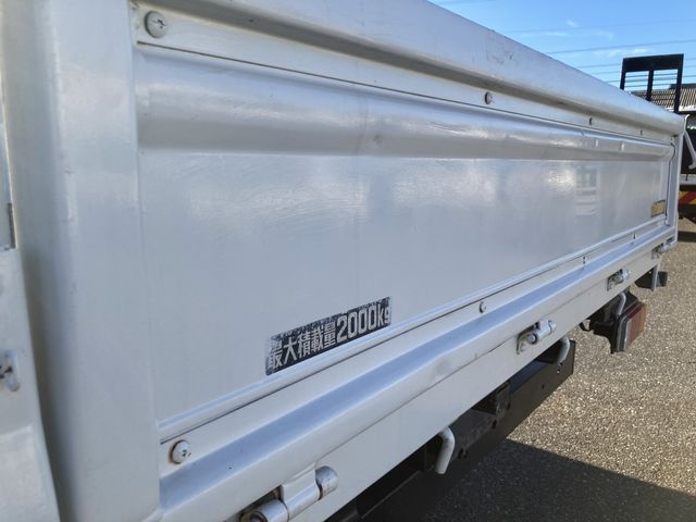 HINO DUTRO 2011 Image 31