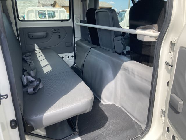 HINO DUTRO 2011 Image 31