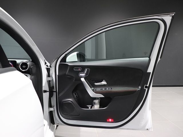 MERCEDES BENZ A CLAS 2019 Image 31
