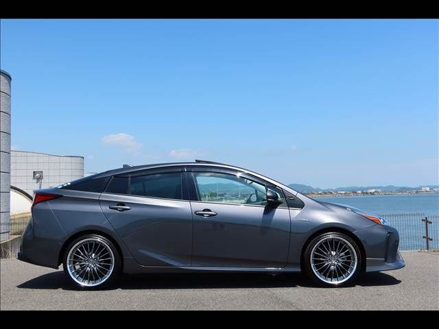 TOYOTA PRIUS 2019 Image 31