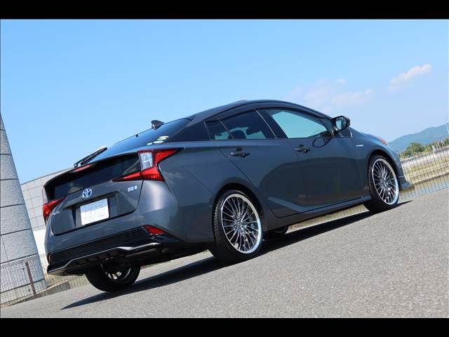 TOYOTA PRIUS 2019 Image 31