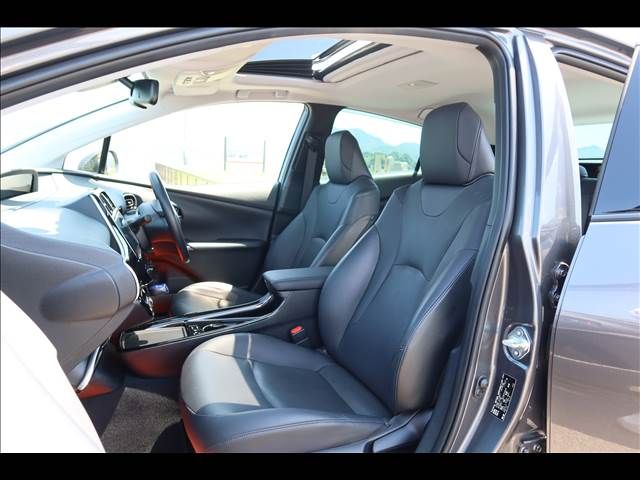 TOYOTA PRIUS 2019 Image 31