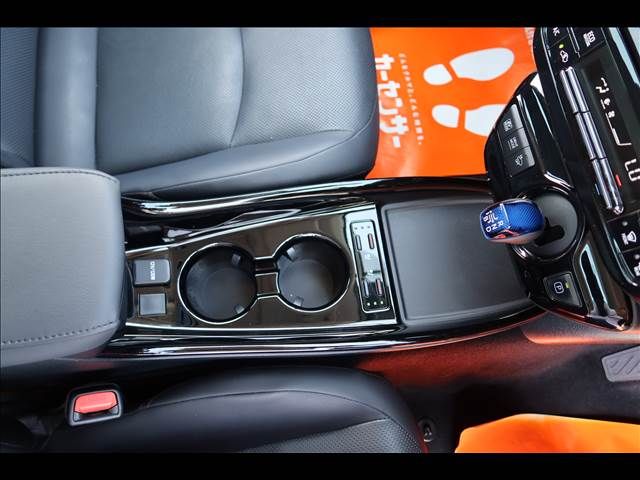 TOYOTA PRIUS 2019 Image 31