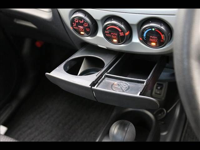 MITSUBISHI I-MIEV 2015 Image 31