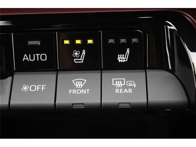 TOYOTA PRIUS PHV 2023 Image 31