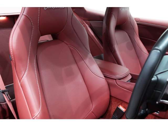 ASTON MARTIN ASTON MARTIN 2017 Image 31