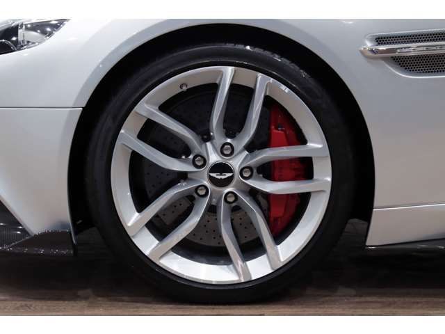 ASTON MARTIN ASTON MARTIN 2017 Image 31