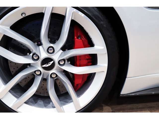 ASTON MARTIN ASTON MARTIN 2017 Image 31