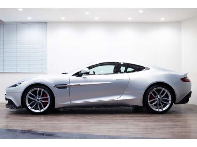 ASTON MARTIN ASTON MARTIN 2017 Image 31