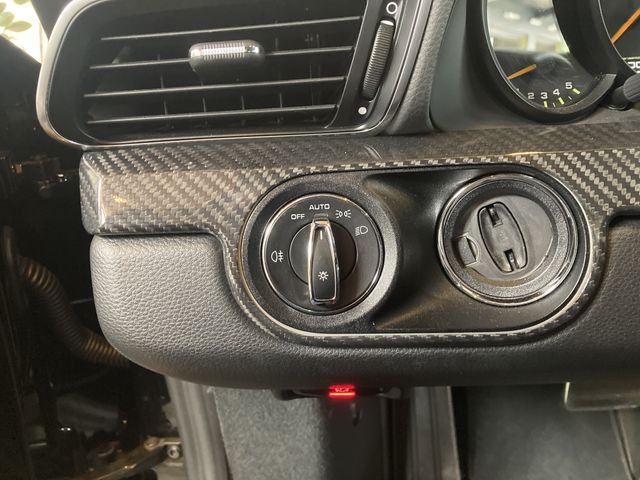 PORSCHE 911 2014 Image 31