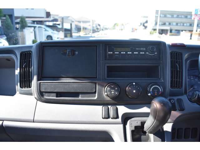 MITSUBISHI CANTER 2012 Image 31