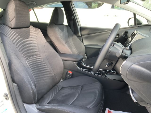 TOYOTA PRIUS 4WD 2019 Image 31