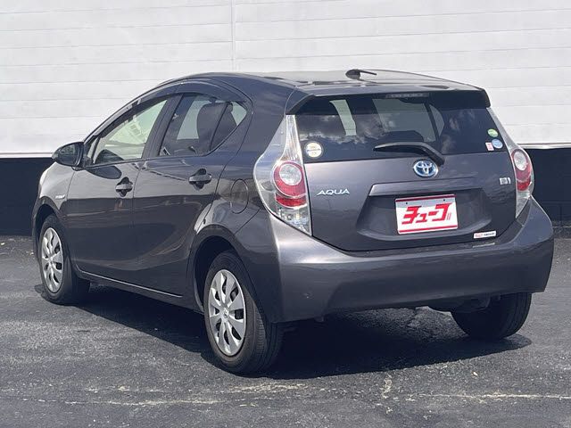 TOYOTA AQUA 2013 Image 31