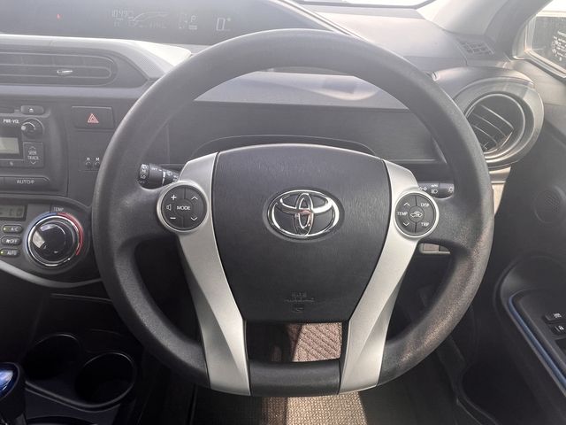 TOYOTA AQUA 2013 Image 31