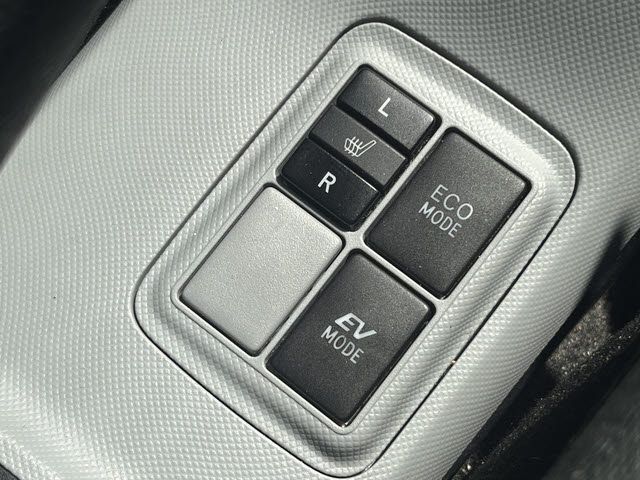 TOYOTA AQUA 2013 Image 31