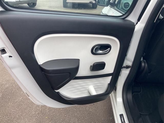 RENAULT TWINGO 2017 Image 31