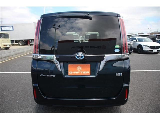 TOYOTA ESQUIRE HYBRID 2017 Image 31