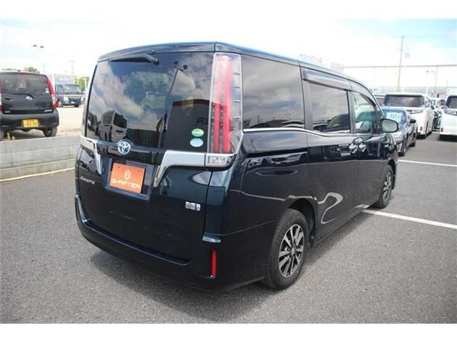 TOYOTA ESQUIRE HYBRID 2017 Image 31