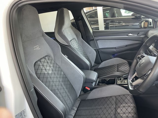 VOLKSWAGEN GOLF VARI 2023 Image 31