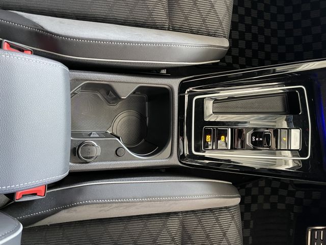 VOLKSWAGEN GOLF VARI 2023 Image 31