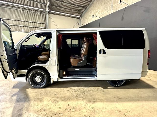 TOYOTA HIACE VAN 4WD 2023 Image 31