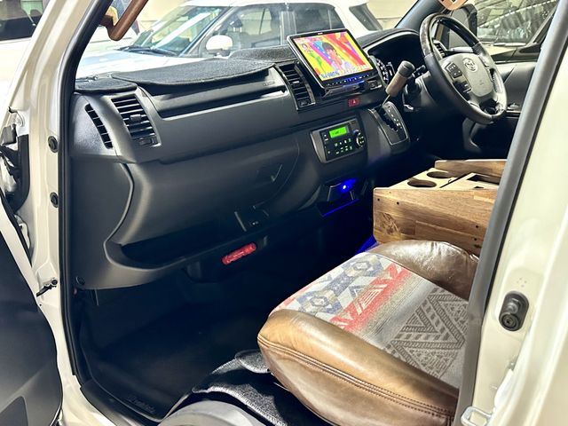 TOYOTA HIACE VAN 4WD 2023 Image 31