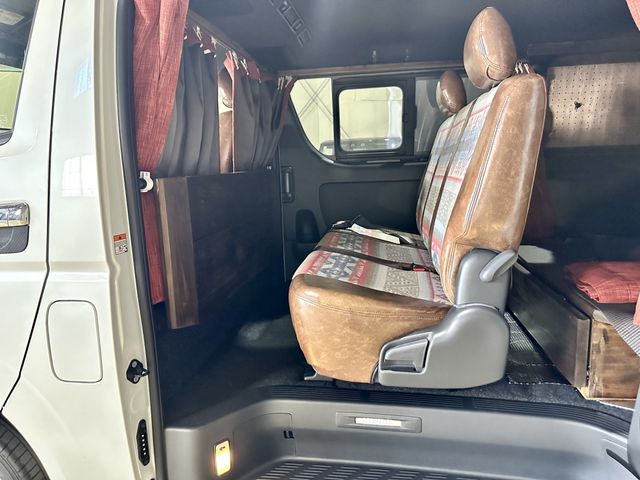 TOYOTA HIACE VAN 4WD 2023 Image 31